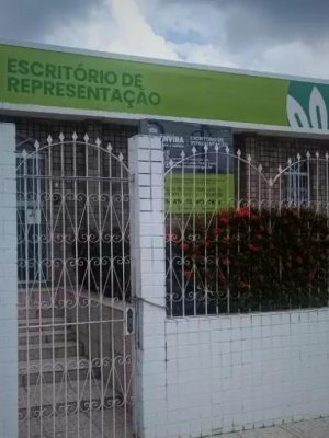 A Prefeitura Municipal, sob a liderança do prefeito Ivon Rates, está prestes a inaugurar a tão aguardada Casa de Acolhimento e Cuidados de Envira em Manaus. Localizada na Rua Comandante José Siqueira, 321, Conjunto Santos Dumont, Bairro da Paz, o espaço será um refúgio acolhedor para os cidadãos envirenses que necessitam realizar tratamentos de saúde na capital amazonense.