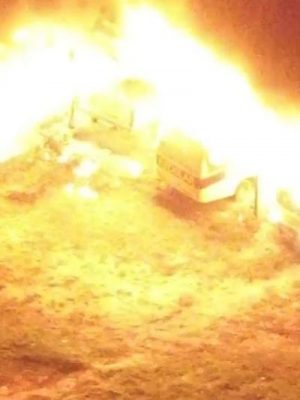 Carros e ônibus da Prefeitura de Envira (a 1.206 quilômetros de Manaus) foram incendiados na noite da segunda-feira (29), no bairro Concórdia. Segundo a Polícia Militar, os ataques ocorreram em diferentes pontos do município e são atribuídos a criminosos ligados ao tráfico de drogas.